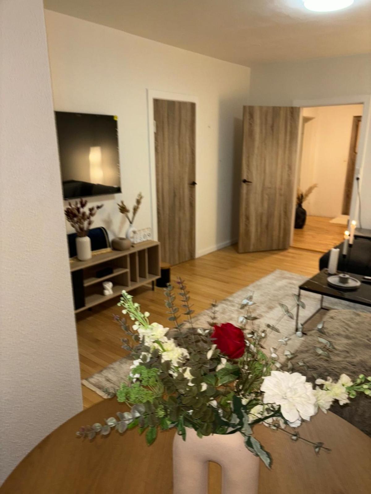 Apartment Cozy 3-room With 2 Bedrooms *